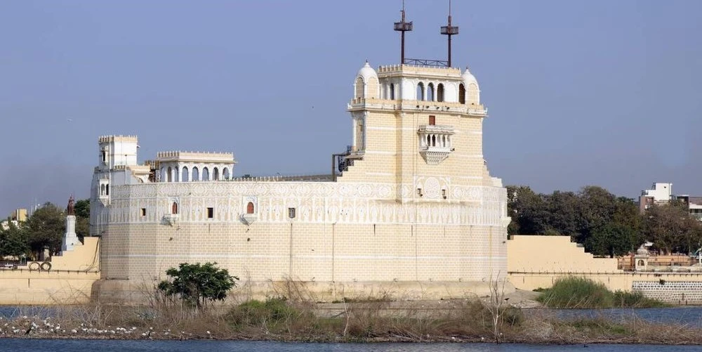 3n-4d-gujarat-tour-package-JustWravel-1753077324-Lakhota-lake-and-museum.jpg