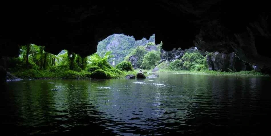 4nights-5days-authentic-vietnam-tour-JustWravel-1752304603-Tam-Coc.webp