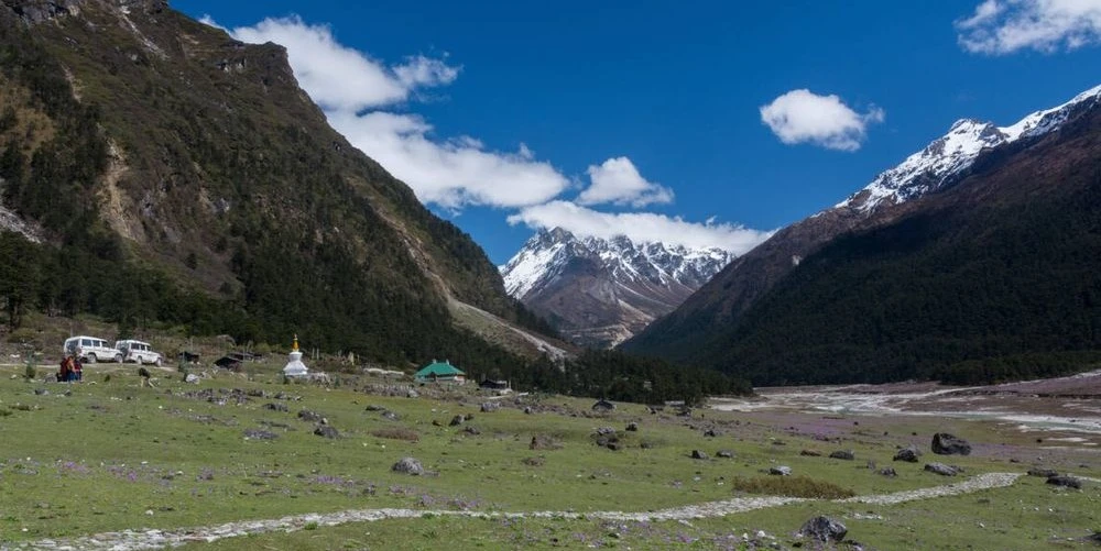 6-night-7-days-sikkim-tour-with-youmthang-gurudongmar-lake-JustWravel-1748507294-92.jpg