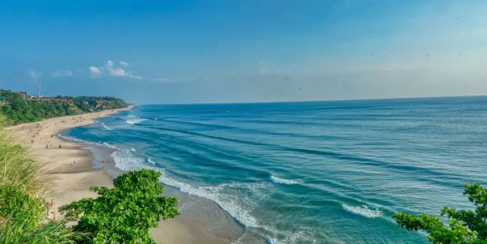7-days-kerala-honeymoon-package-JustWravel-1751262667-Varkala-Beach.webp