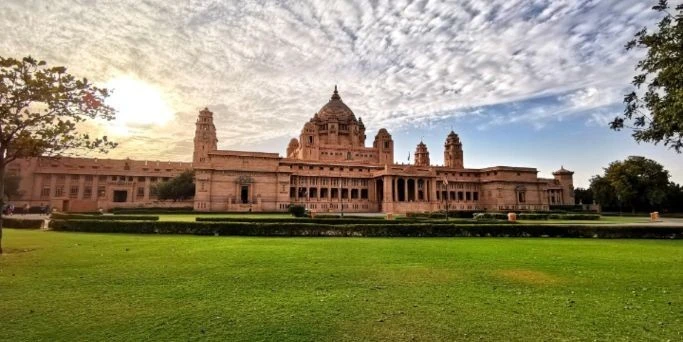 7-days-rajasthan-honeymoon-package--JustWravel-1733826865-Umaid-Bhawan.jpg