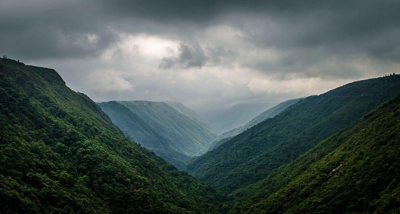 Enchanting Meghalaya Tour Package with Mawsynram and Shillong