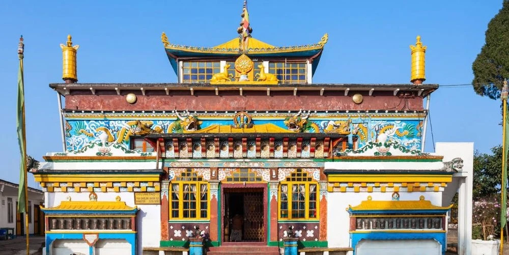honeymoon-package-for-darjeeling-and-gangtok-JustWravel-1747379246-GHOOM-MONASTERY.jpg