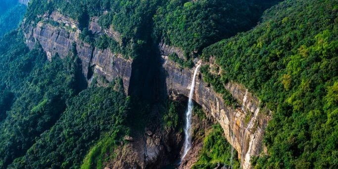 meghalaya-JustWravel-1733907394-Honeymoon-Banner-(2).jpg