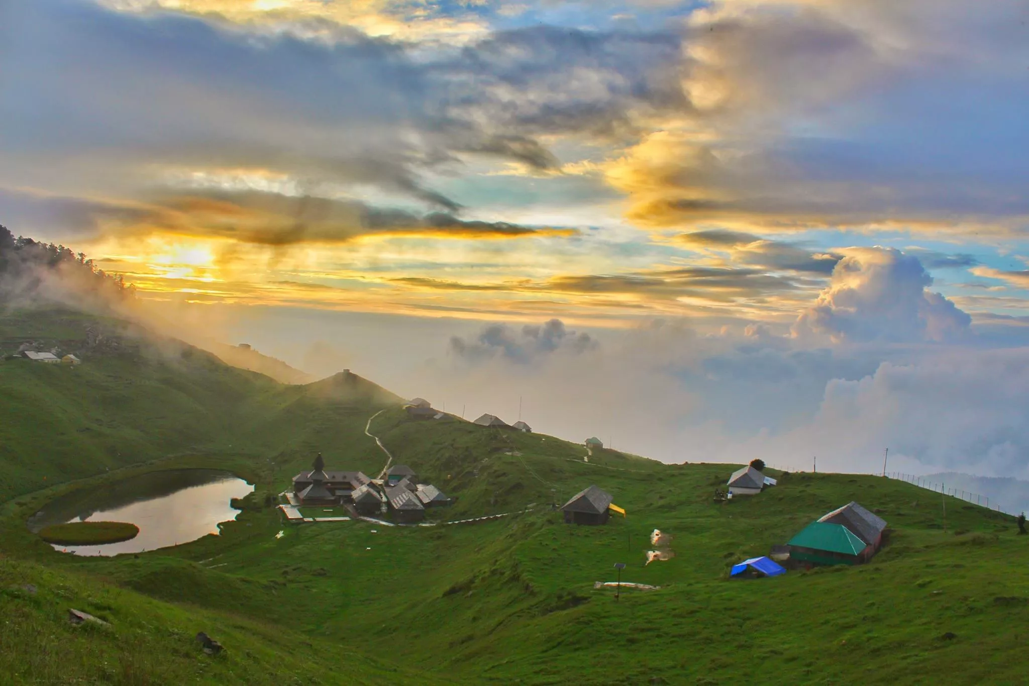 Trek to Parashar Lake