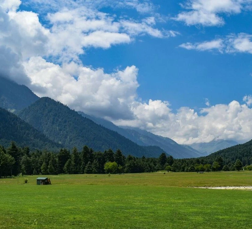5-night-6-days-kashmir-tour-JustWravel-1744115092-Kashmir-packages-(3).jpg