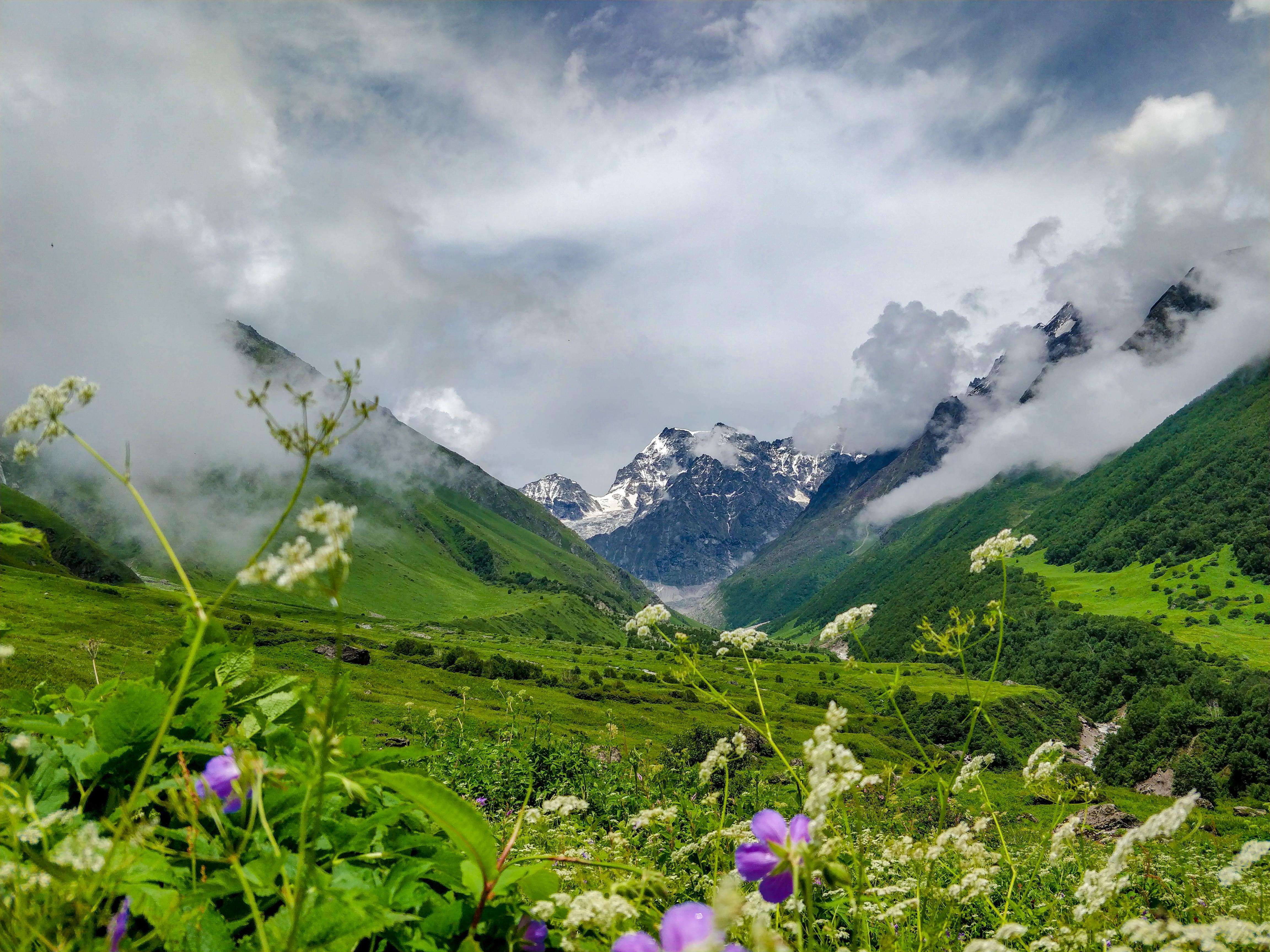 Bhyundar Khal Trek