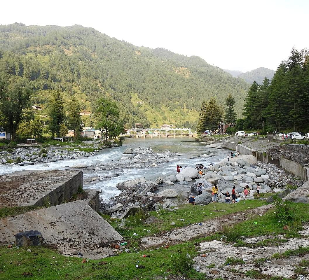 Escapade Bir - Barot Tour package