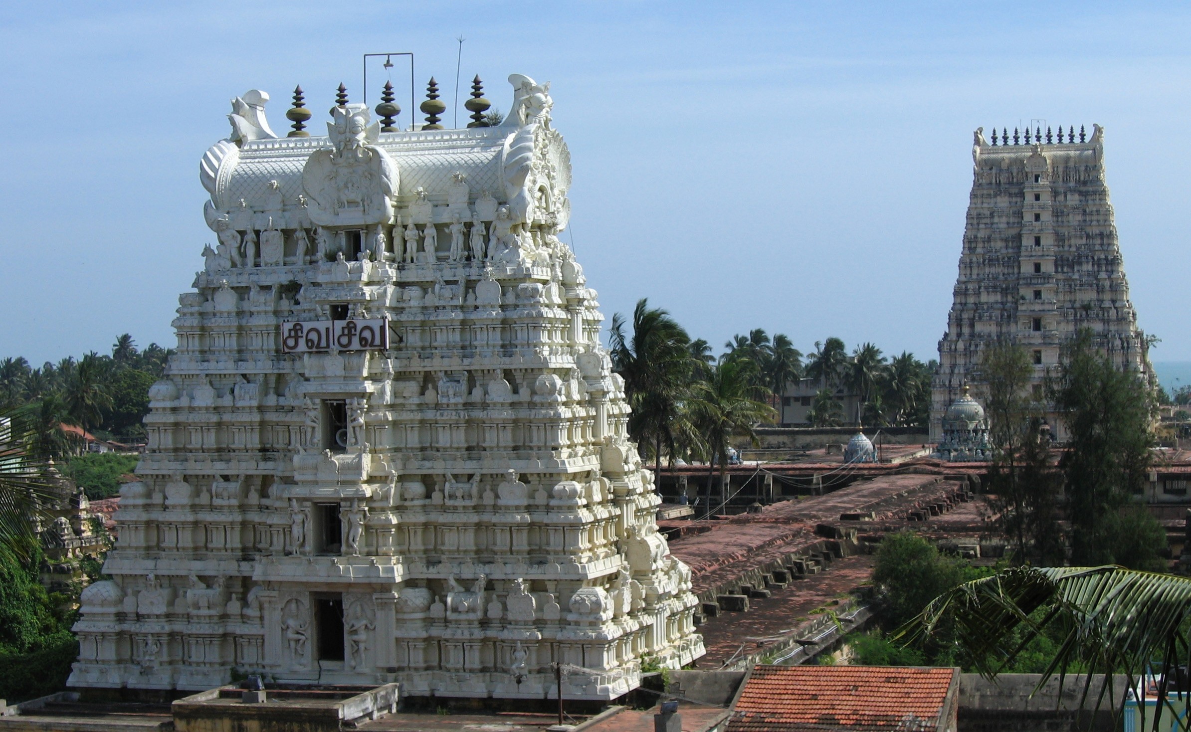 3-night-4-day-madurai-kanyakumari-rameswaram-tour-package-JustWravel-1728364479-Rameswaram_temple_(11).jpg