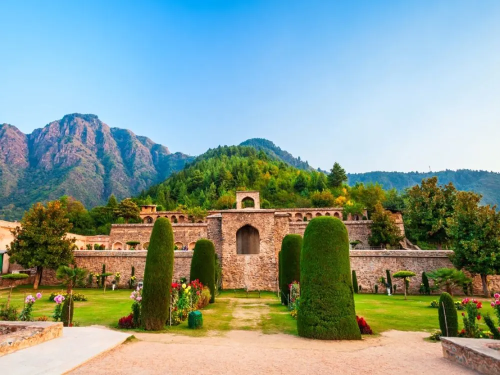 4-nights-5-days-kashmir-tour-package-JustWravel-1750081535-4-(6).webp