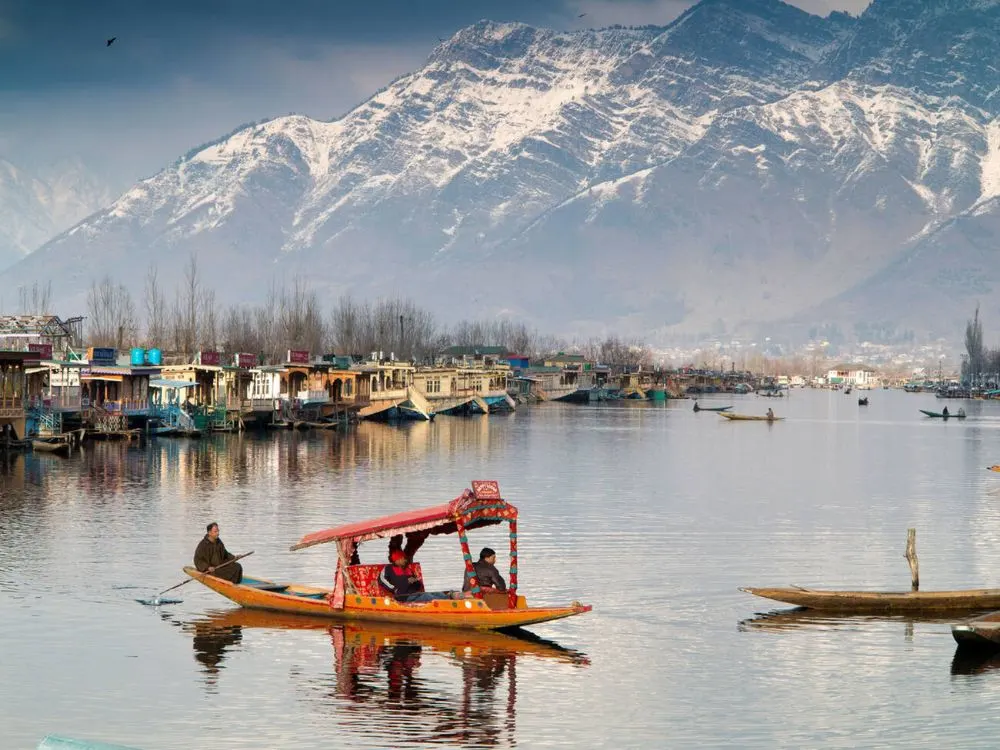 Shikara ride in Dal lake