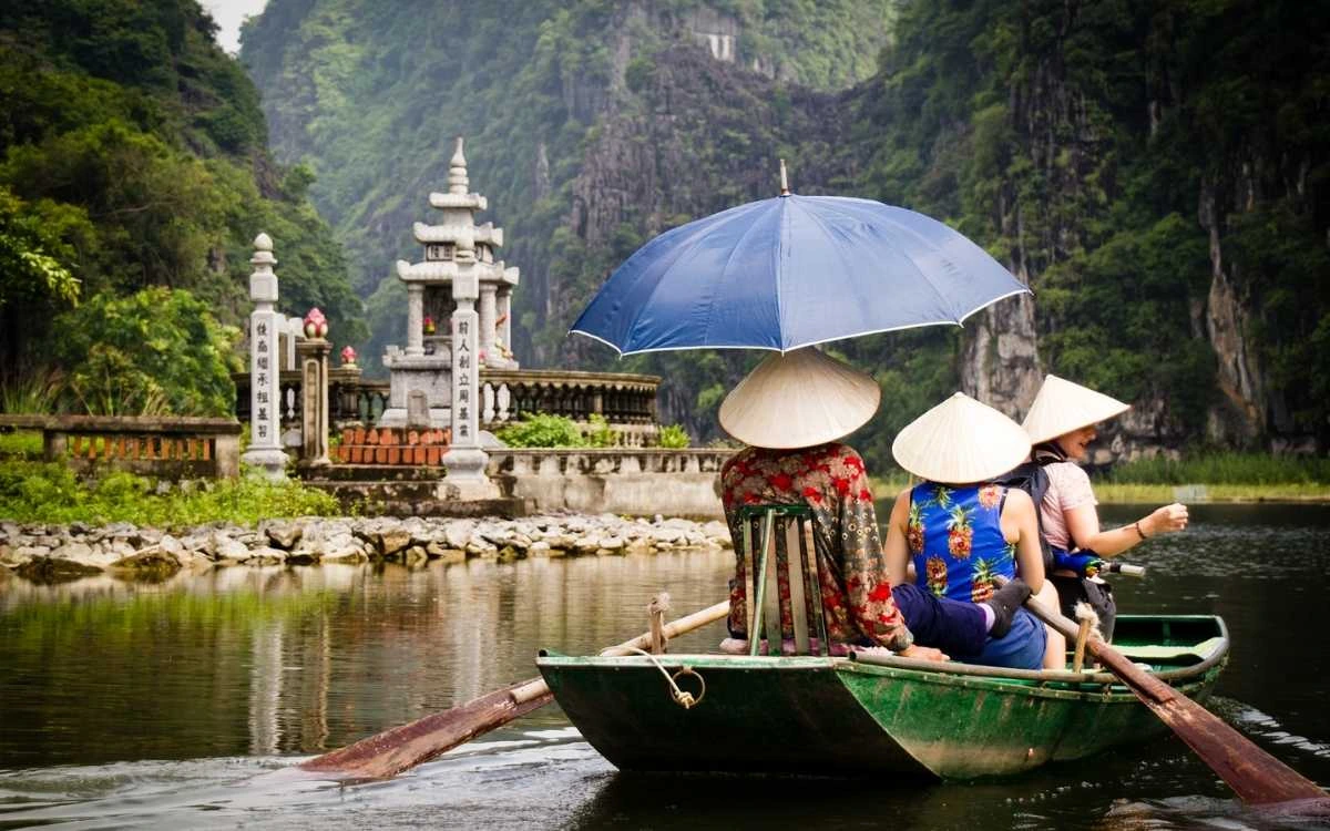 Boating at Tam Coc