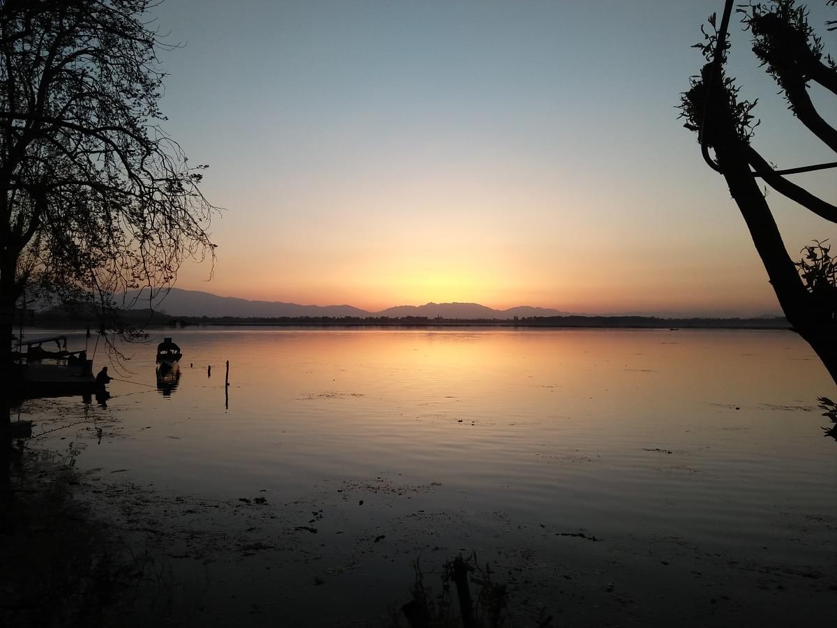 Sunset on Dal Lake