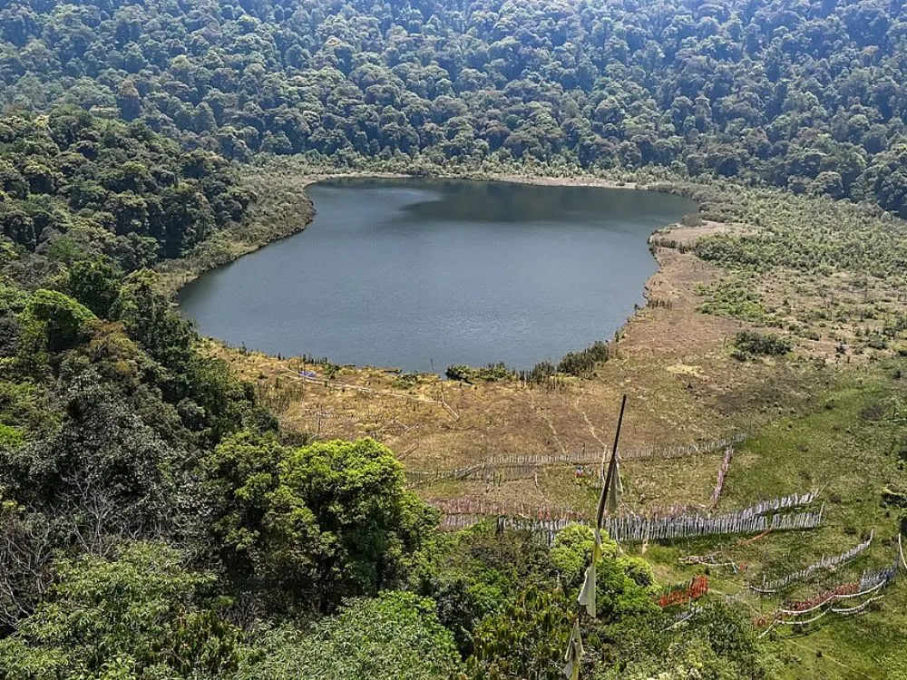 Khecheopalri lake