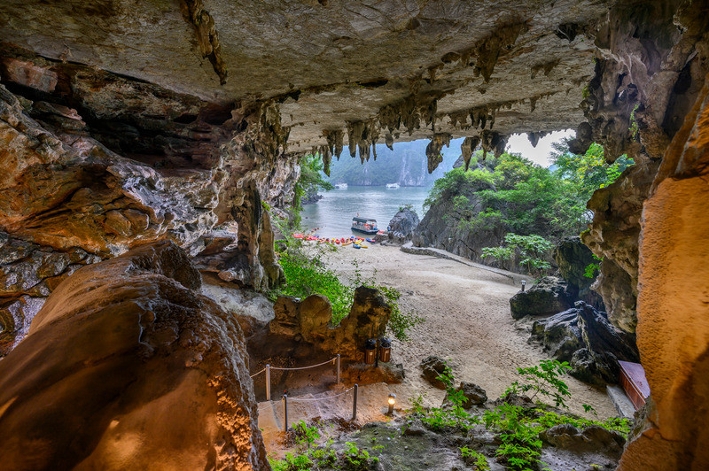 Trinh Nu Cave