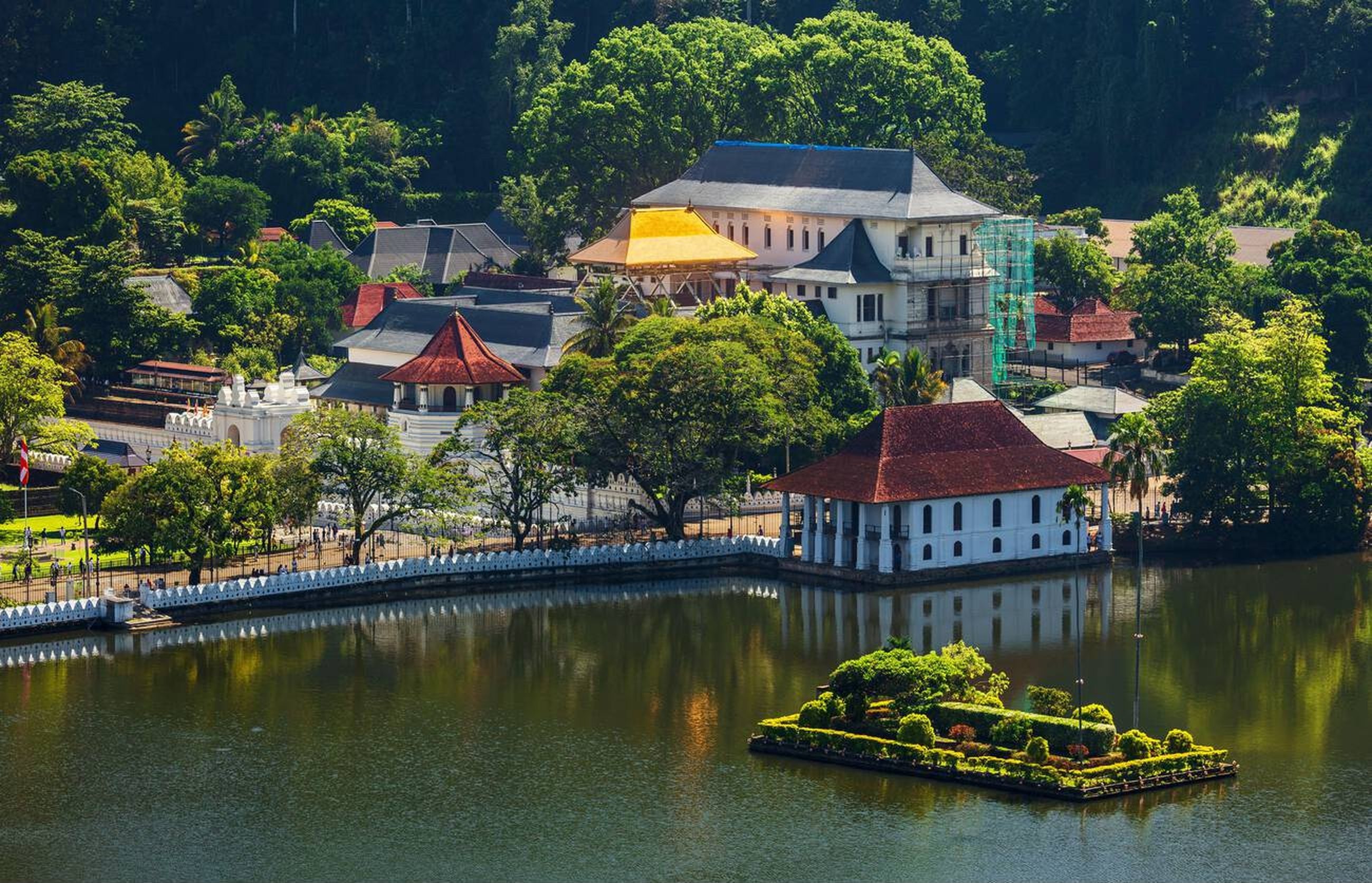 Kandy Lake