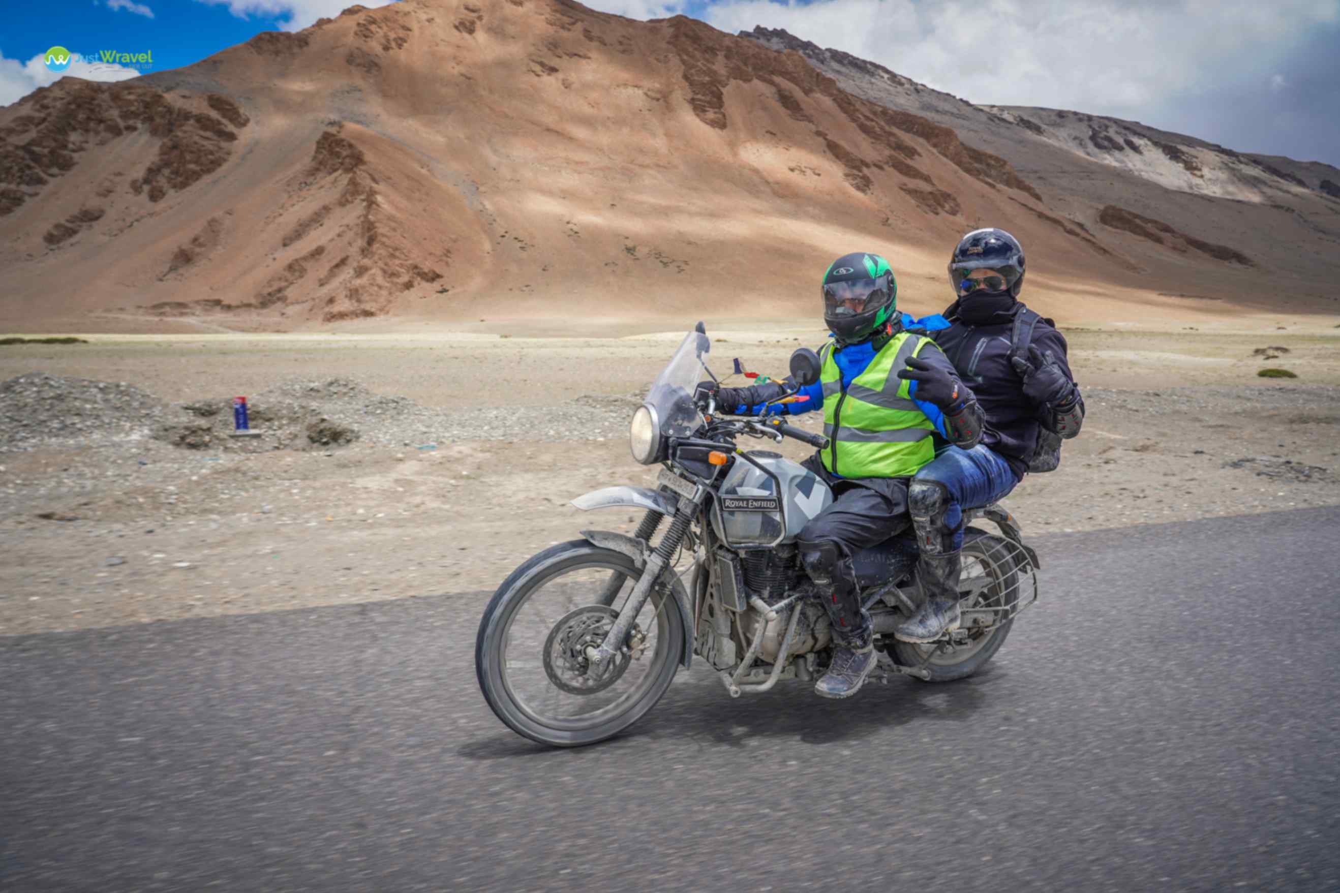 Bestfriends On A Bike Trip