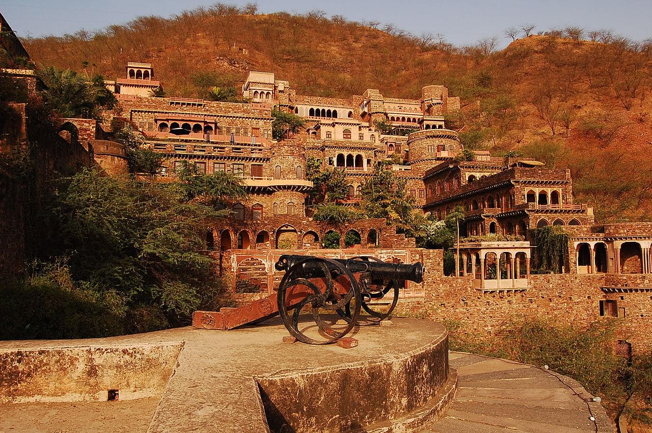 Neemrana Fort