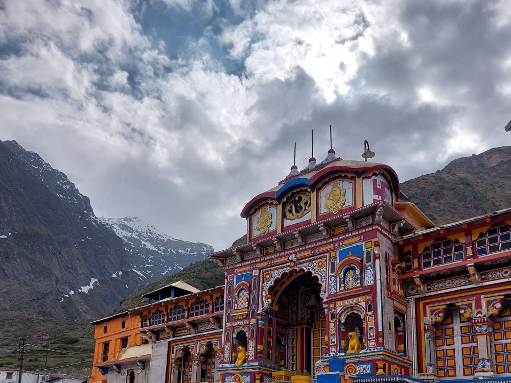 do-dham-yatra-package-from-delhi-JustWravel-1747887423-chardham.jpg