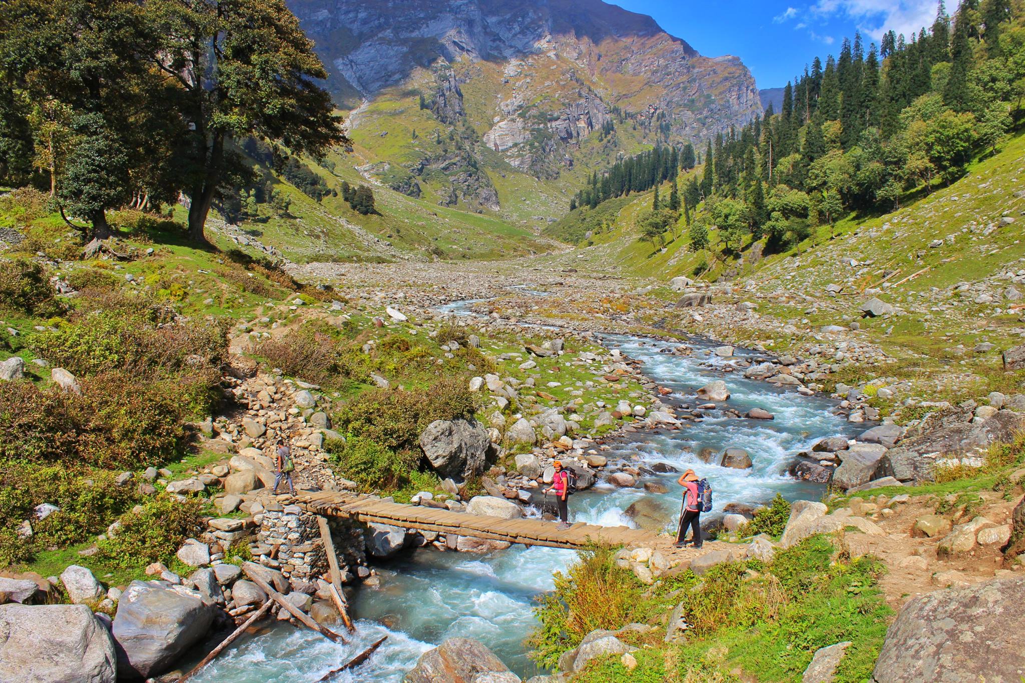 The Sparkling Streams En-route Hampta Pass