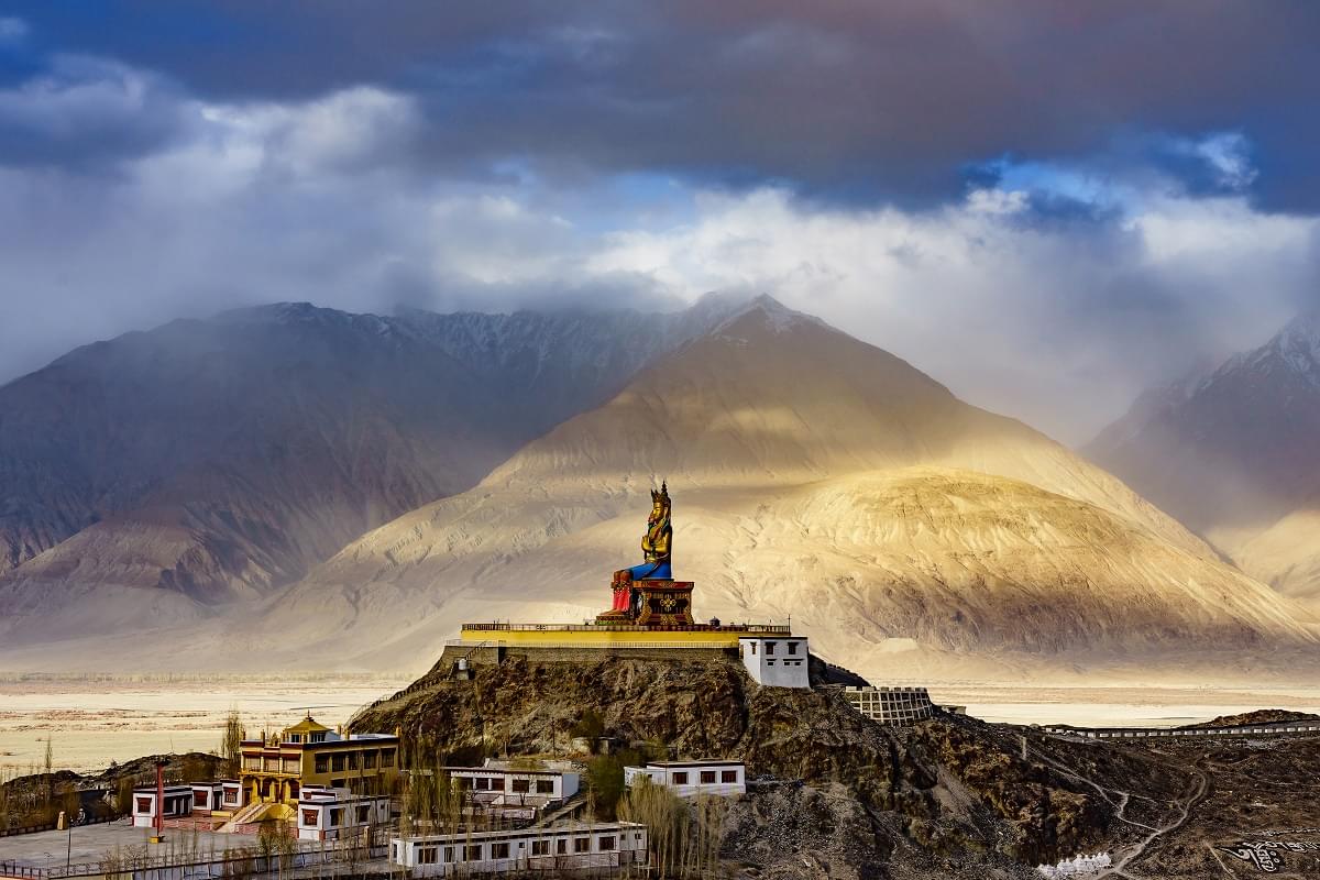 Leh Market