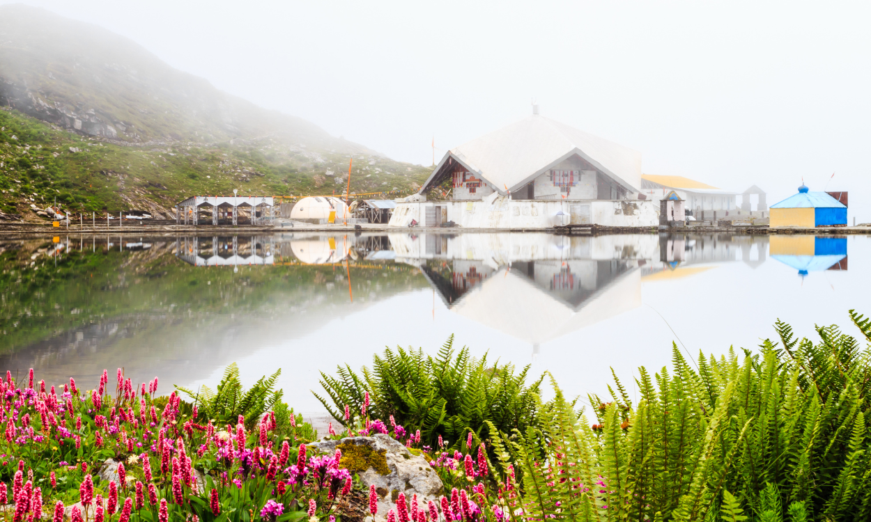 valley-of-flowers-trek-JustWravel-1713784715-hemkund-sahib.png