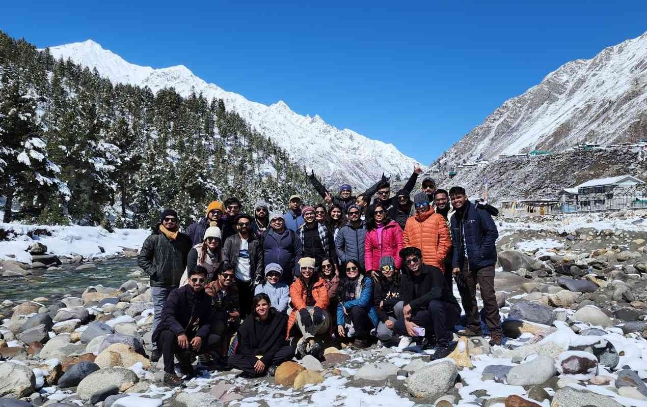 Group of Wravelers posing for the cameras on Winter Spiti Trek